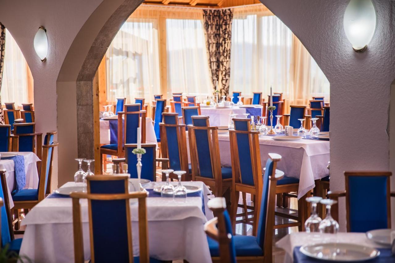 Hotel Europa Kokeltal Albeşti Buitenkant foto