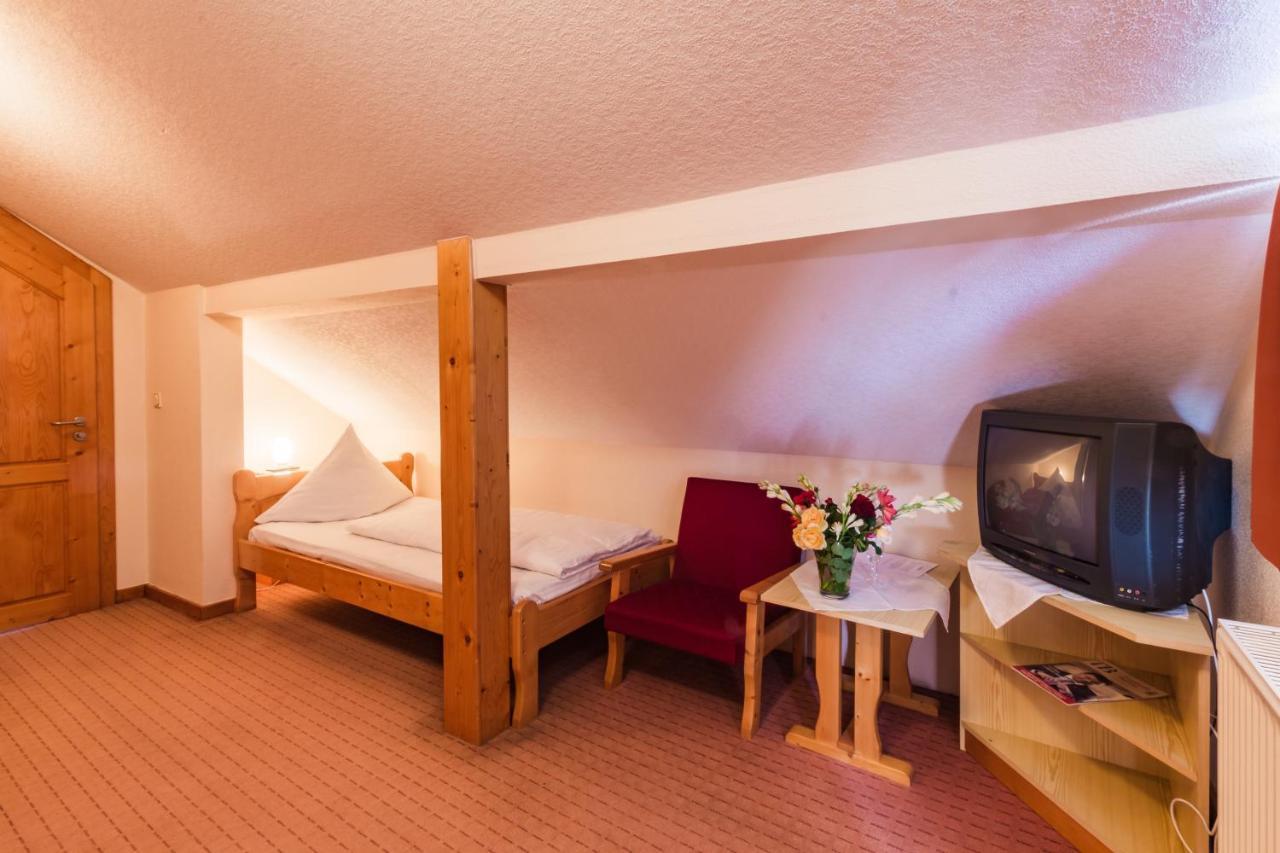 Hotel Europa Kokeltal Albeşti Buitenkant foto